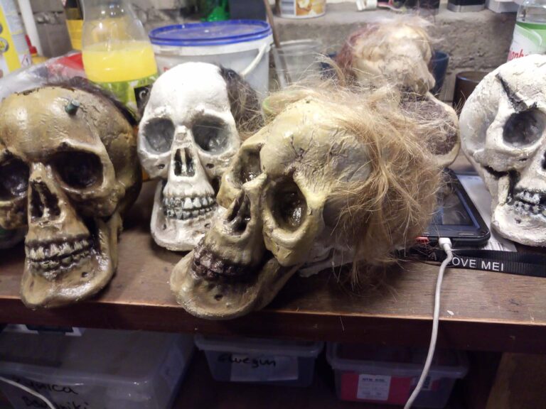 foam skulls, props. Postapocalyptic crafting.