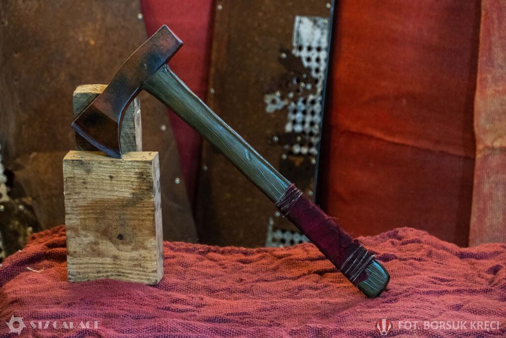 foam safe battle axe. LARP weapon. Postapocalyptic crafting.